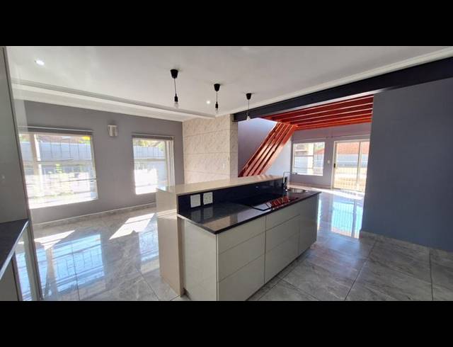 4 BEDROOM TOWNHOUSE FOR SALE IN MORELETAPARK